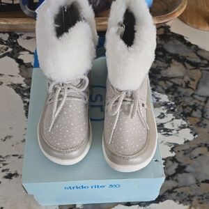 Stride Rite Girls Silver Star Faux-Fur Winter Boots